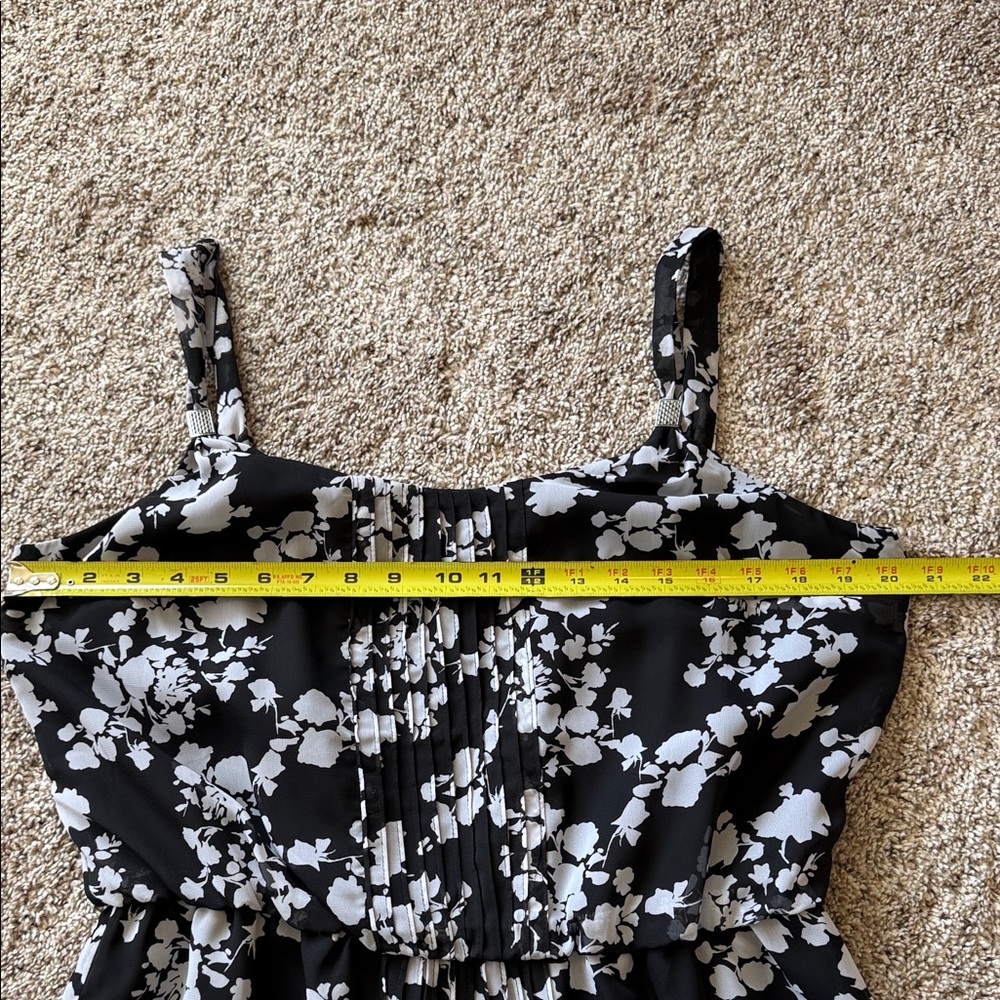 White House Black Market Black and White Dress - Picture 3 of 5